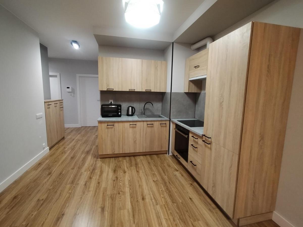 Fajny Apartament Z Parkingiem, Obok Metra. Varsóvia Exterior foto
