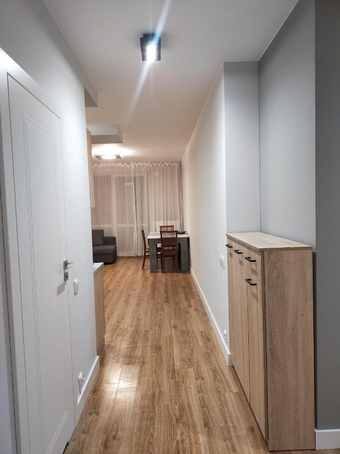 Fajny Apartament Z Parkingiem, Obok Metra. Varsóvia Exterior foto