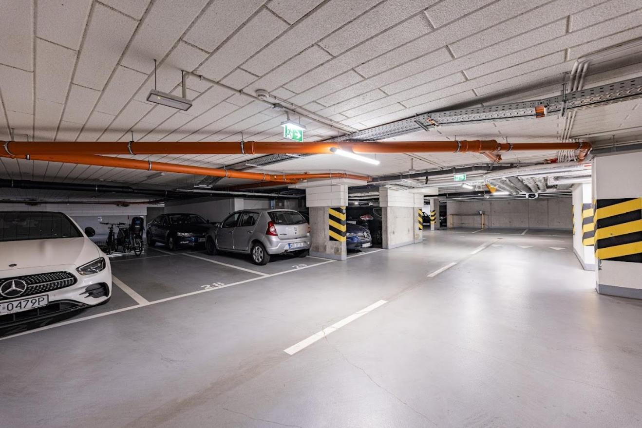 Fajny Apartament Z Parkingiem, Obok Metra. Varsóvia Exterior foto