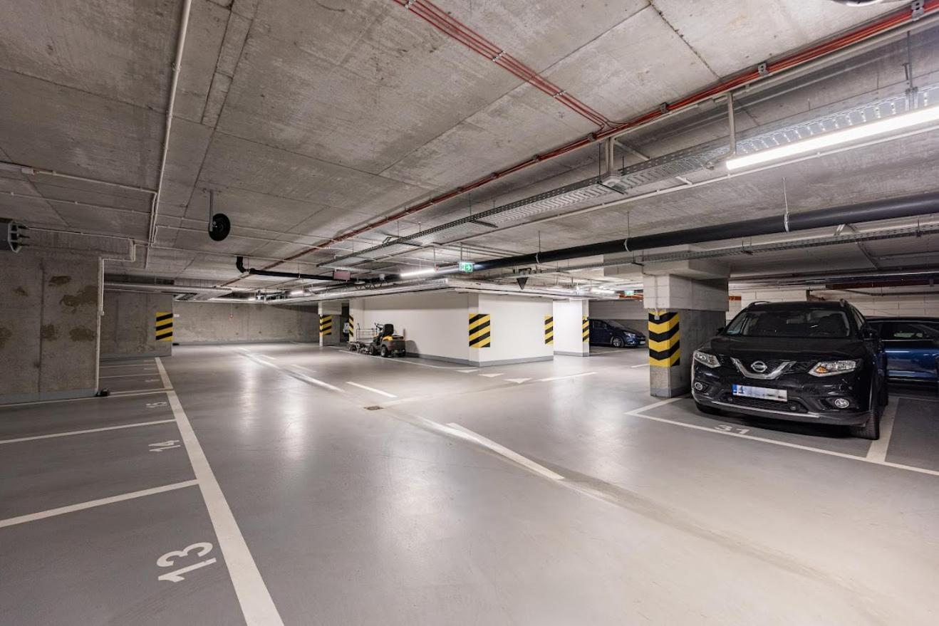 Fajny Apartament Z Parkingiem, Obok Metra. Varsóvia Exterior foto