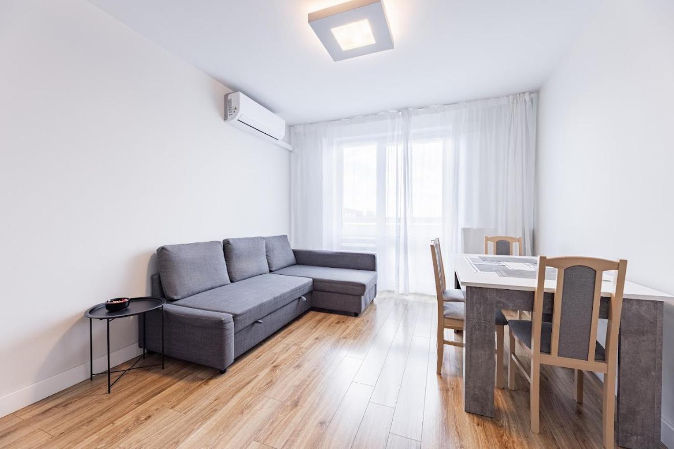 Fajny Apartament Z Parkingiem, Obok Metra. Varsóvia Exterior foto