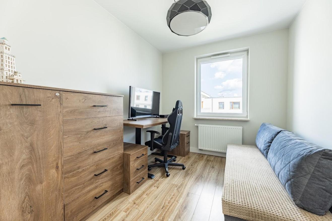 Fajny Apartament Z Parkingiem, Obok Metra. Varsóvia Exterior foto