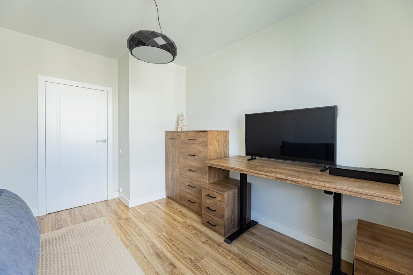Fajny Apartament Z Parkingiem, Obok Metra. Varsóvia Exterior foto
